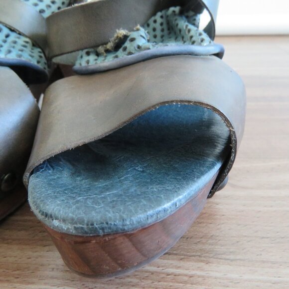 FREE PEOPLE Rendering Perforated Leather Buckle Heel Platform Clogs Boho 7.5 - Picture 6 of 14